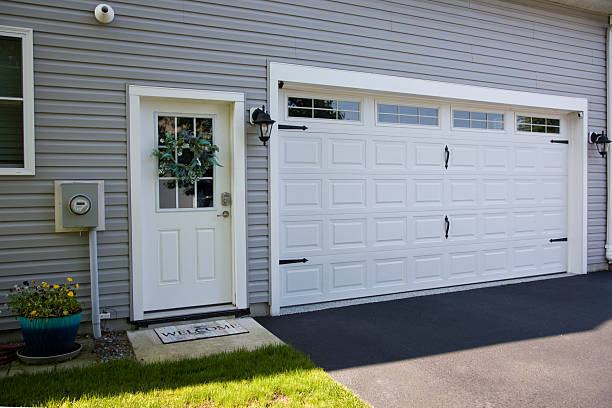 24/7 Emergency Garage Door Panel Replacement experts in Channel Islands Beach, CA